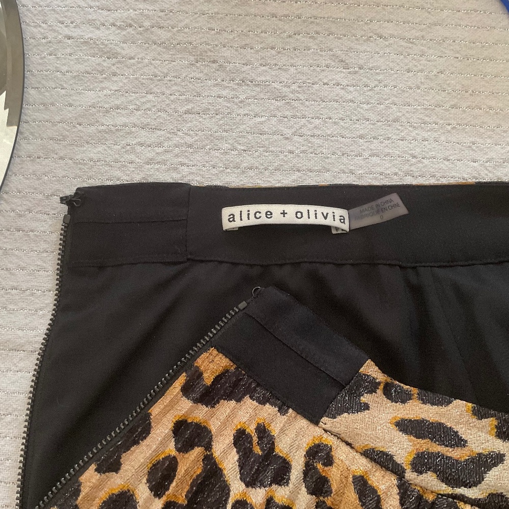Alice and Olivia, metallic leopard maxi skirt !
